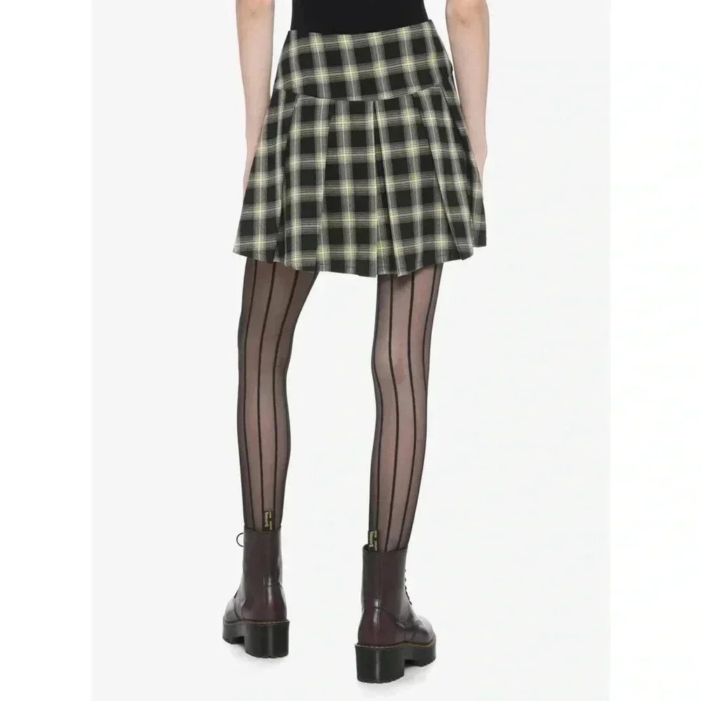 Hot Topic Plaid Pleated Skirt - Picture 2 of 10